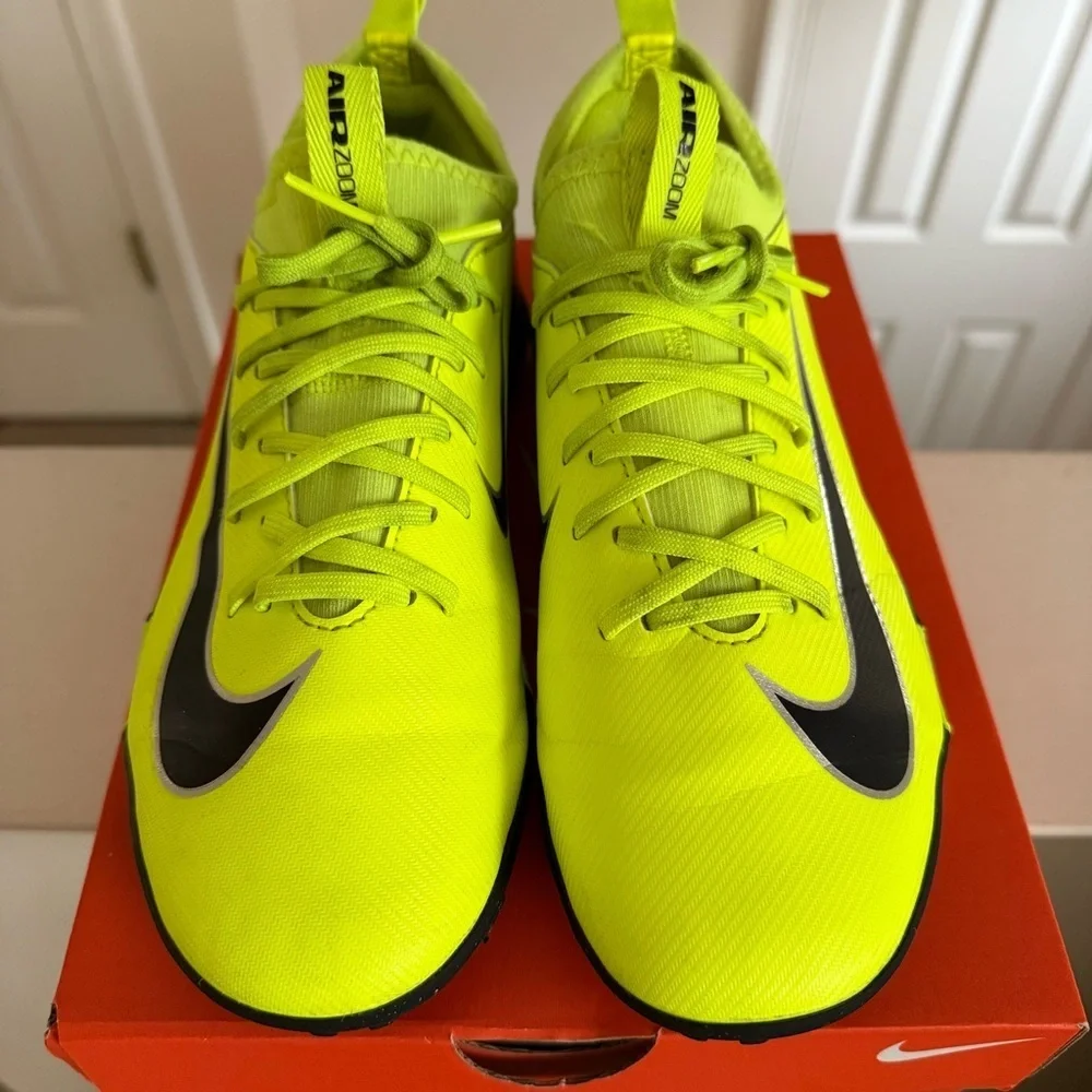 NIKE JUNIOR ZOOM MERCURIAL VAPOR 10 ACADEMY TF TURF SOCCER CLEATS - VOLT/BLACK